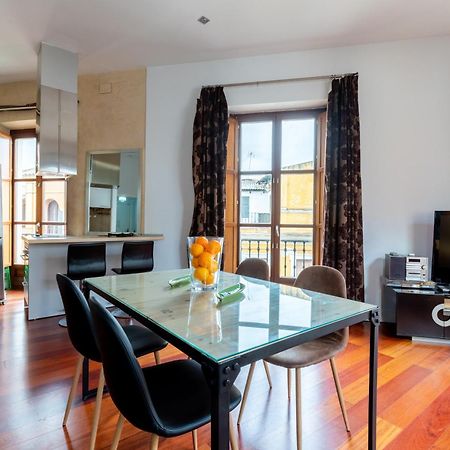 Cathedral Apartment, Upper Floor Apartment 세비야 외부 사진