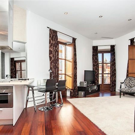 Cathedral Apartment, Upper Floor Apartment 세비야 외부 사진