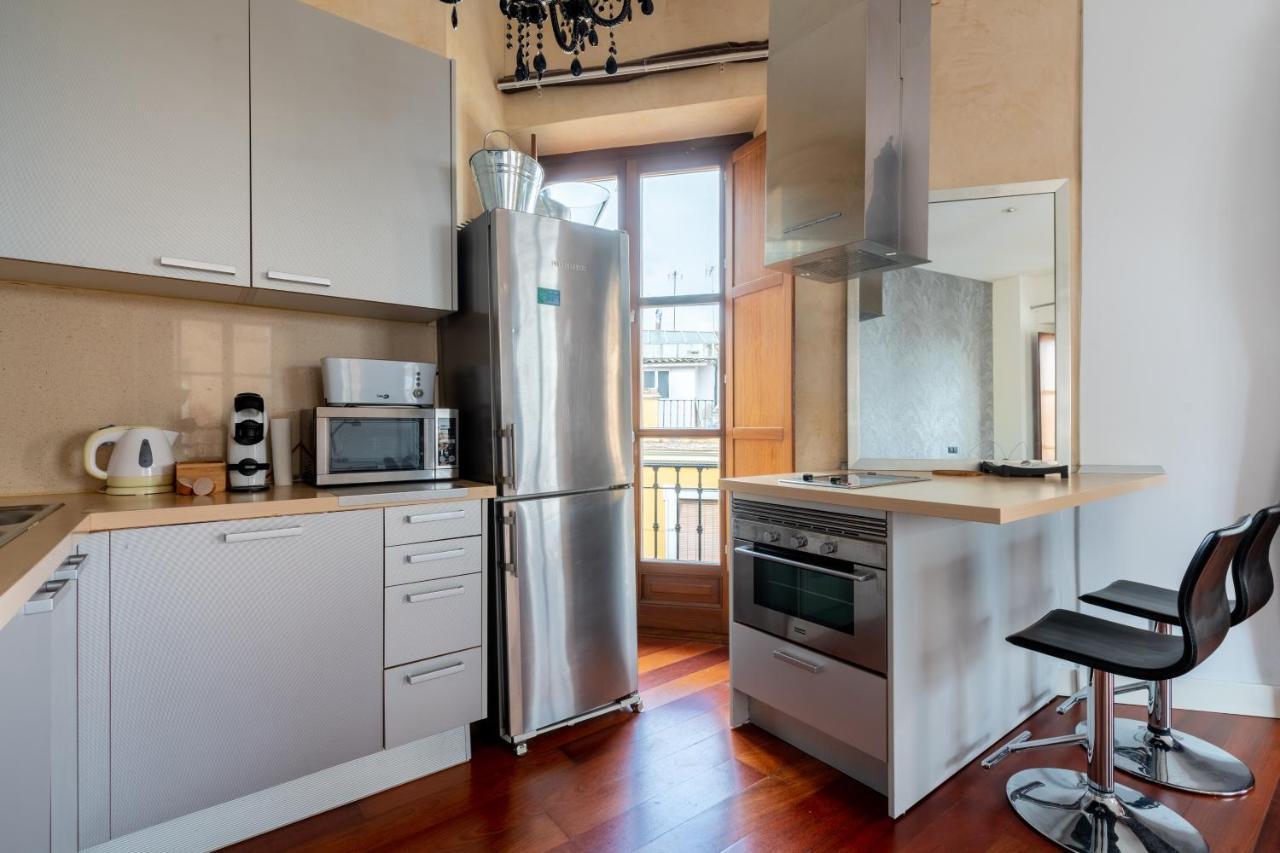 Cathedral Apartment, Upper Floor Apartment 세비야 외부 사진