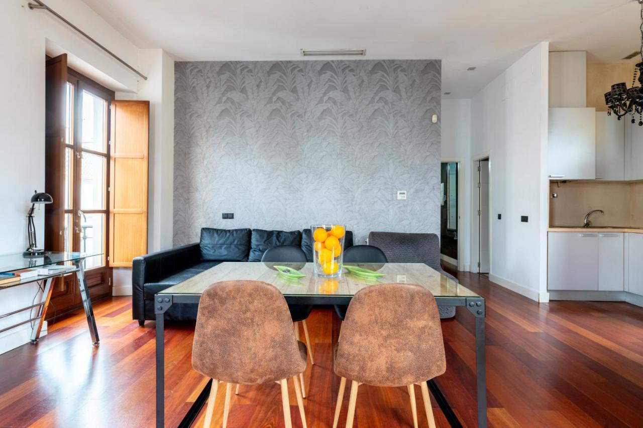 Cathedral Apartment, Upper Floor Apartment 세비야 외부 사진