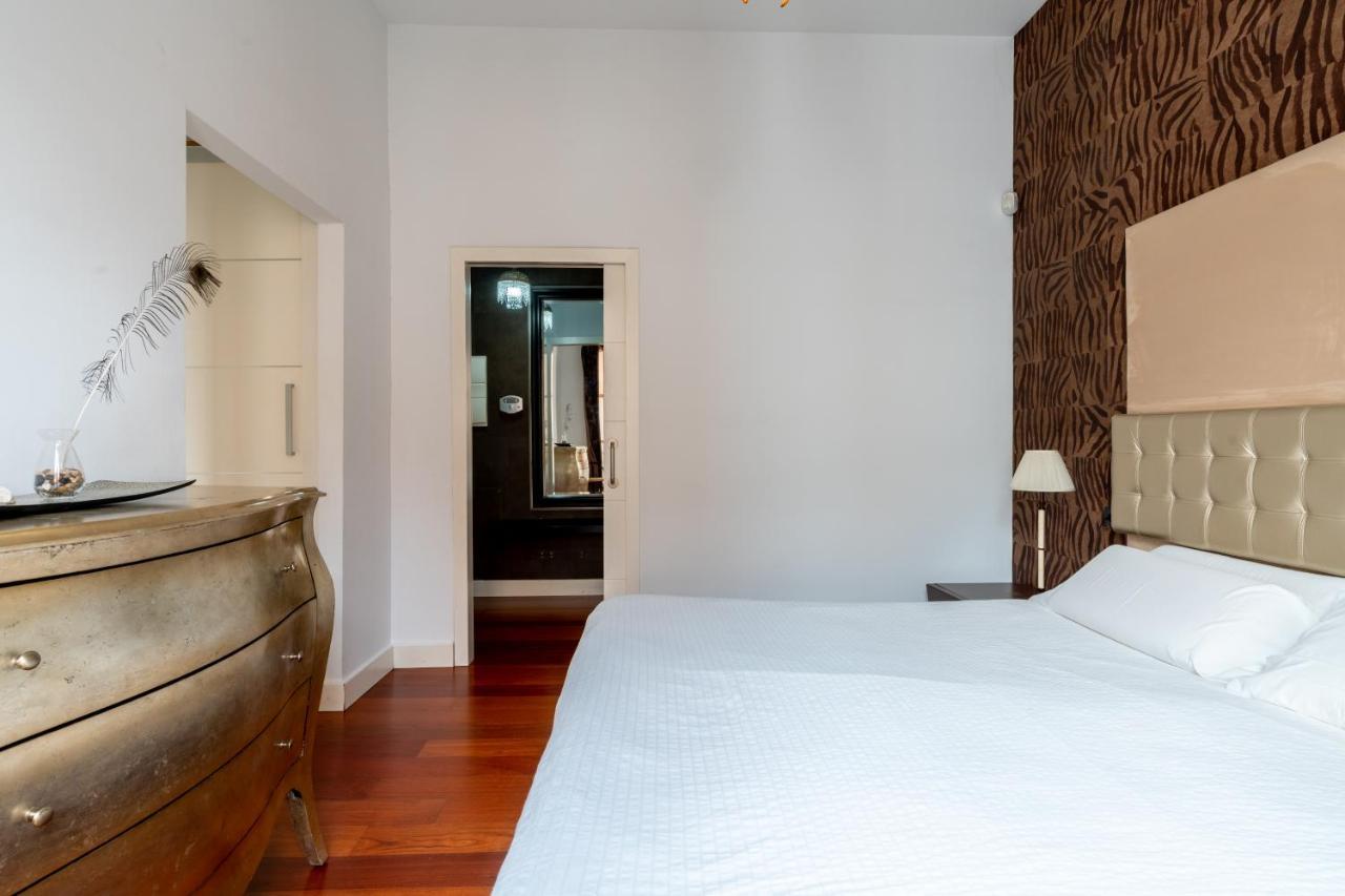 Cathedral Apartment, Upper Floor Apartment 세비야 외부 사진