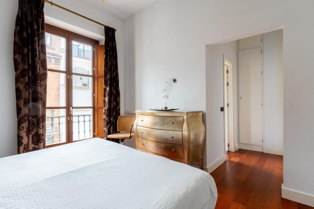 Cathedral Apartment, Upper Floor Apartment 세비야 외부 사진