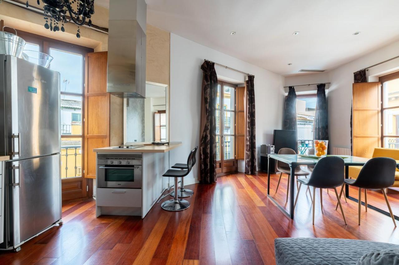 Cathedral Apartment, Upper Floor Apartment 세비야 외부 사진
