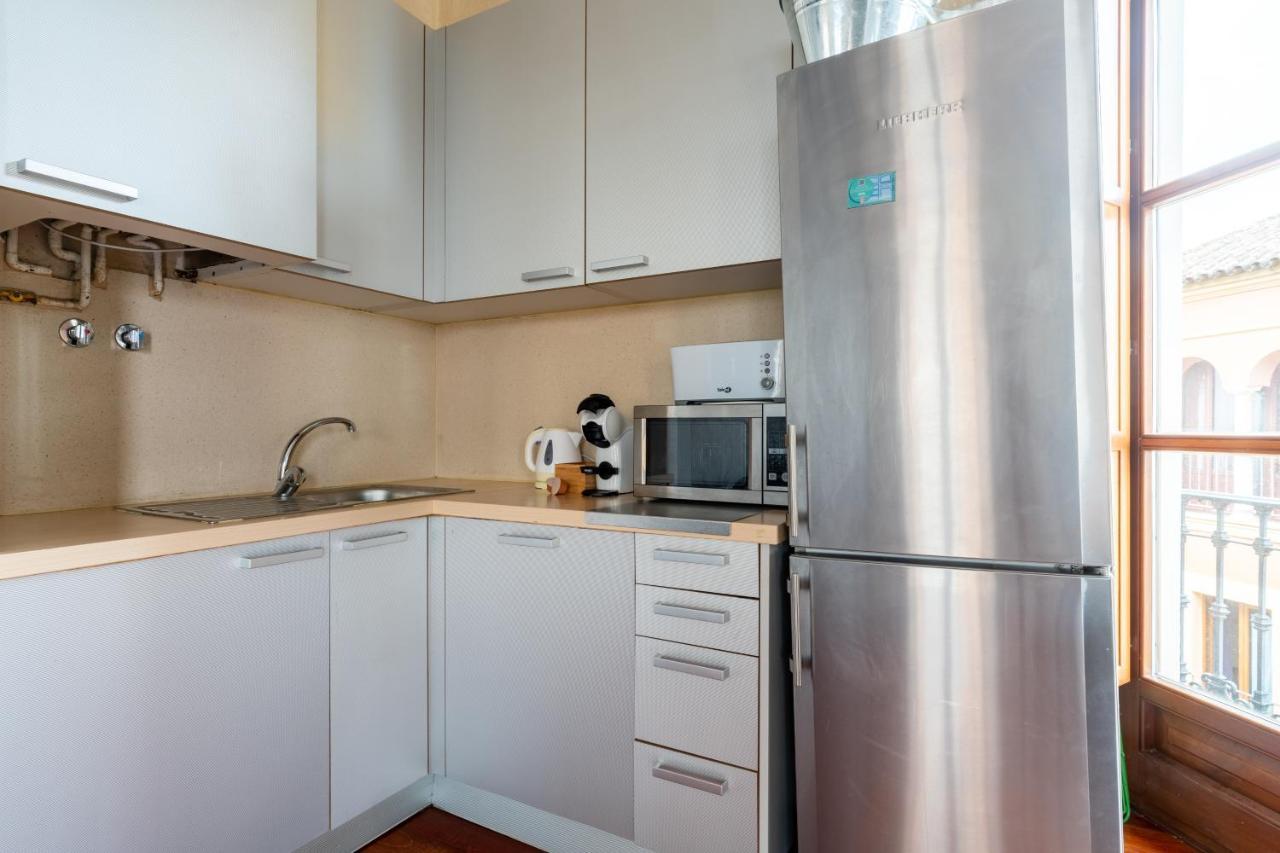 Cathedral Apartment, Upper Floor Apartment 세비야 외부 사진