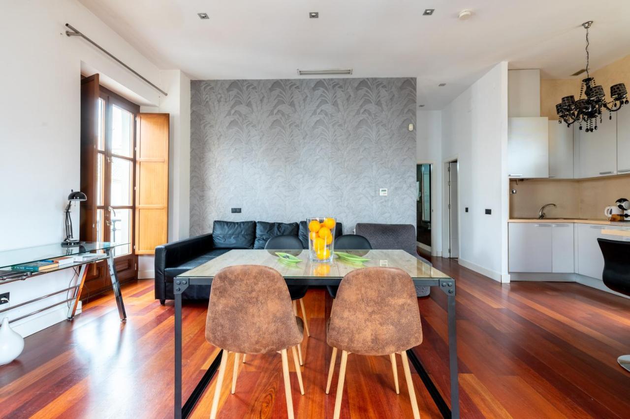 Cathedral Apartment, Upper Floor Apartment 세비야 외부 사진