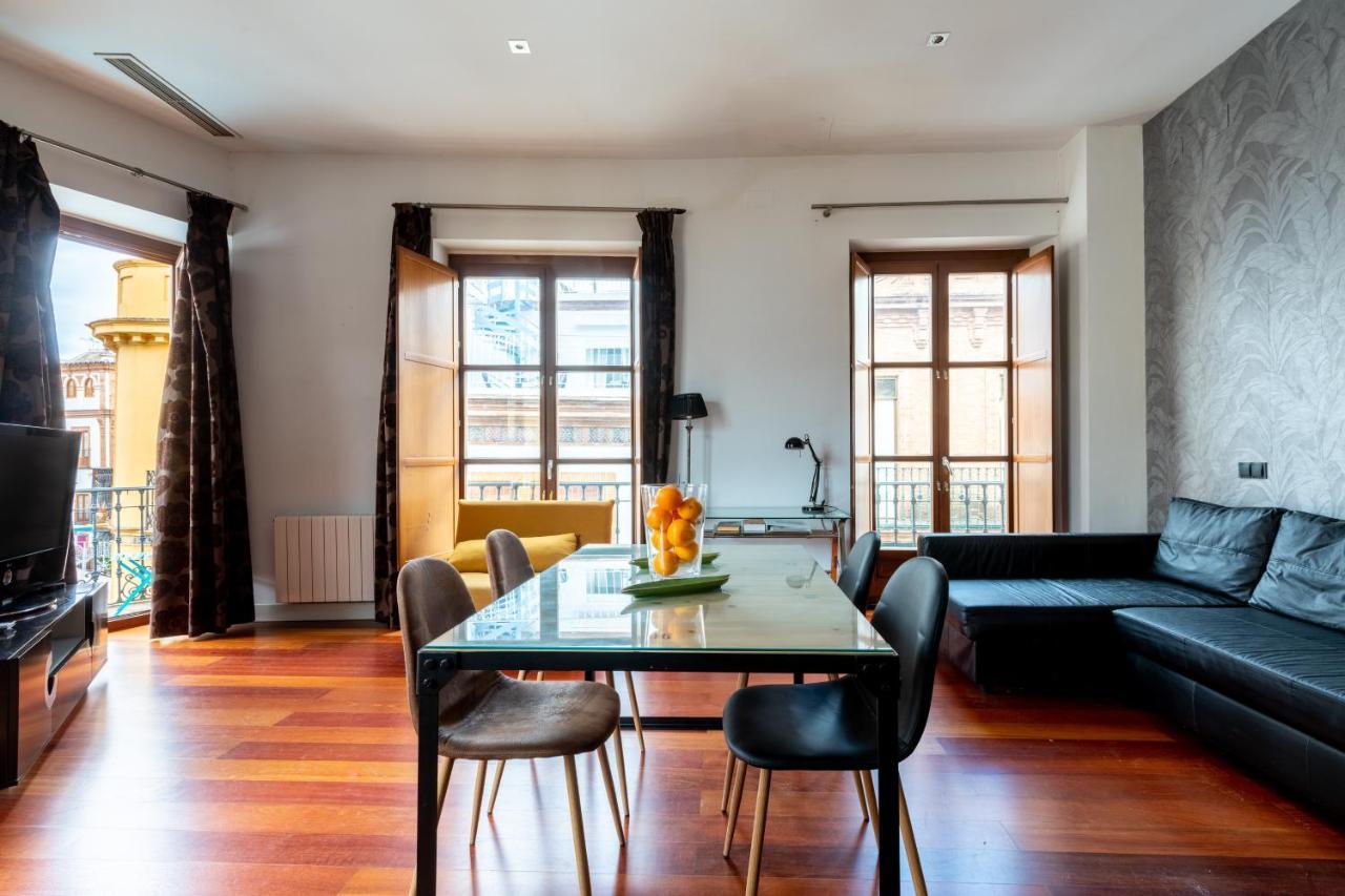 Cathedral Apartment, Upper Floor Apartment 세비야 외부 사진