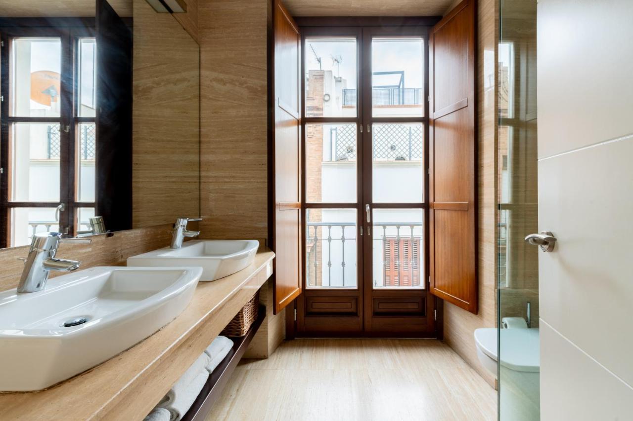 Cathedral Apartment, Upper Floor Apartment 세비야 외부 사진