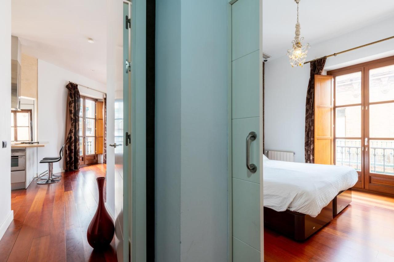 Cathedral Apartment, Upper Floor Apartment 세비야 외부 사진