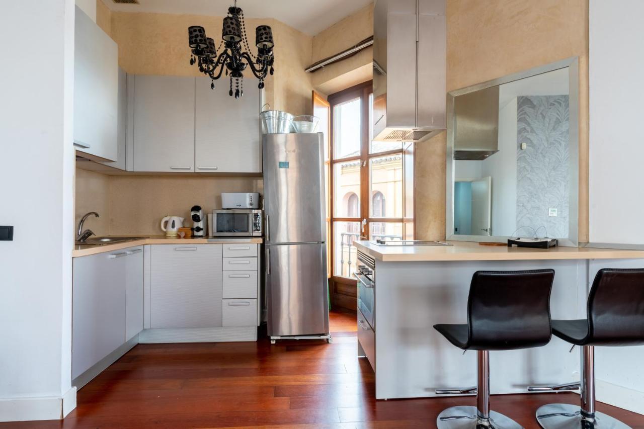 Cathedral Apartment, Upper Floor Apartment 세비야 외부 사진