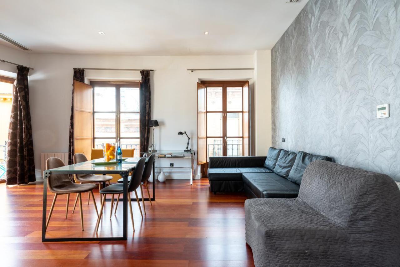 Cathedral Apartment, Upper Floor Apartment 세비야 외부 사진