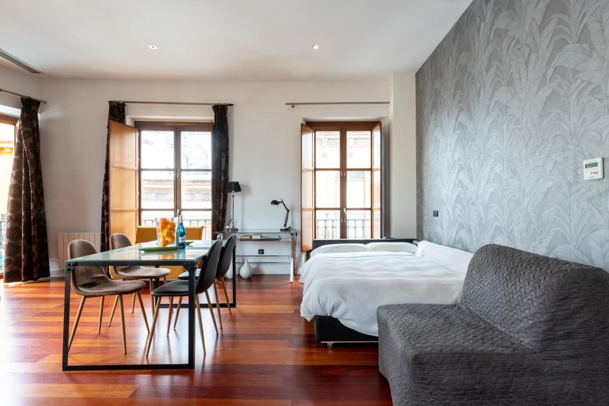 Cathedral Apartment, Upper Floor Apartment 세비야 외부 사진