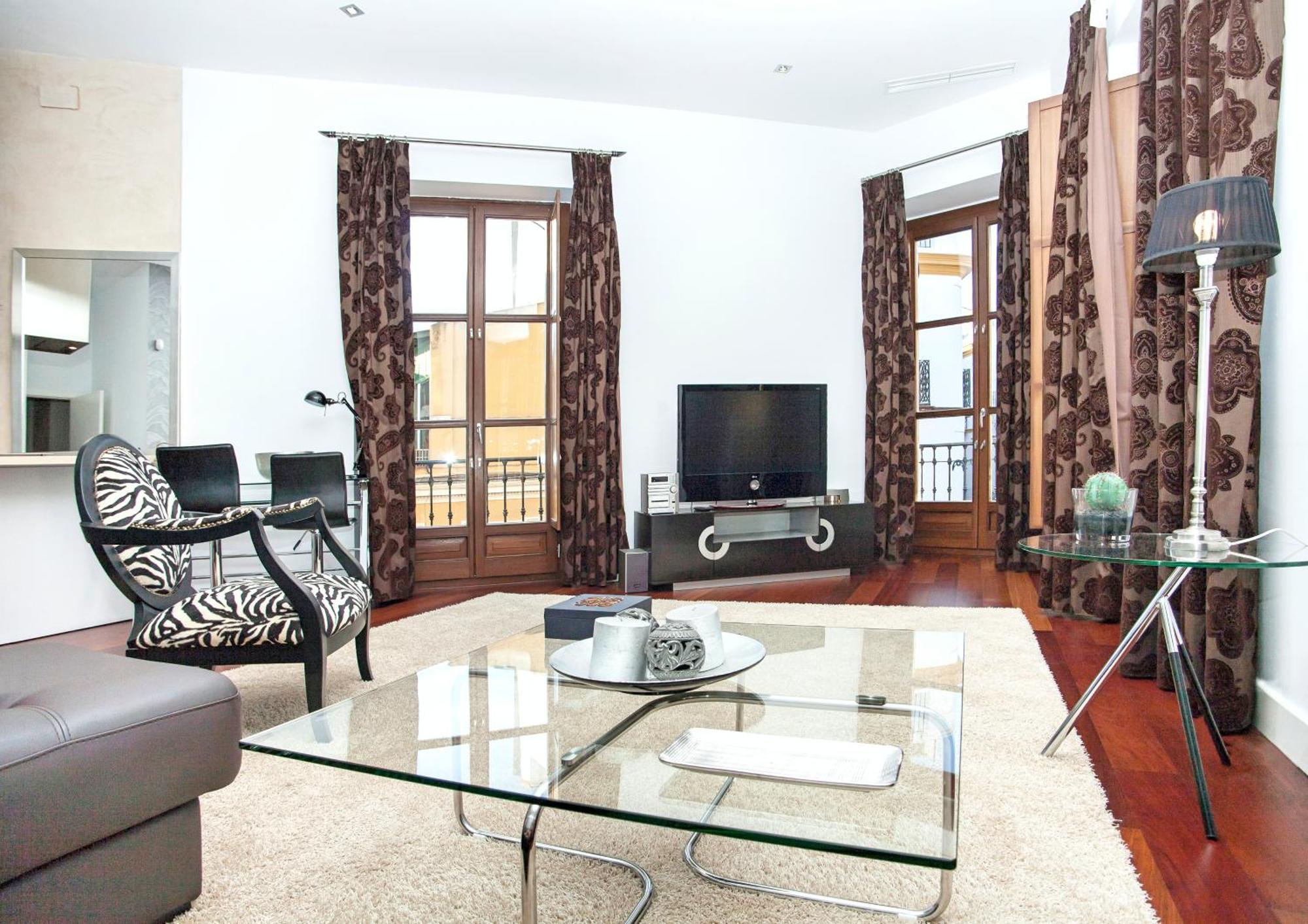 Cathedral Apartment, Upper Floor Apartment 세비야 외부 사진