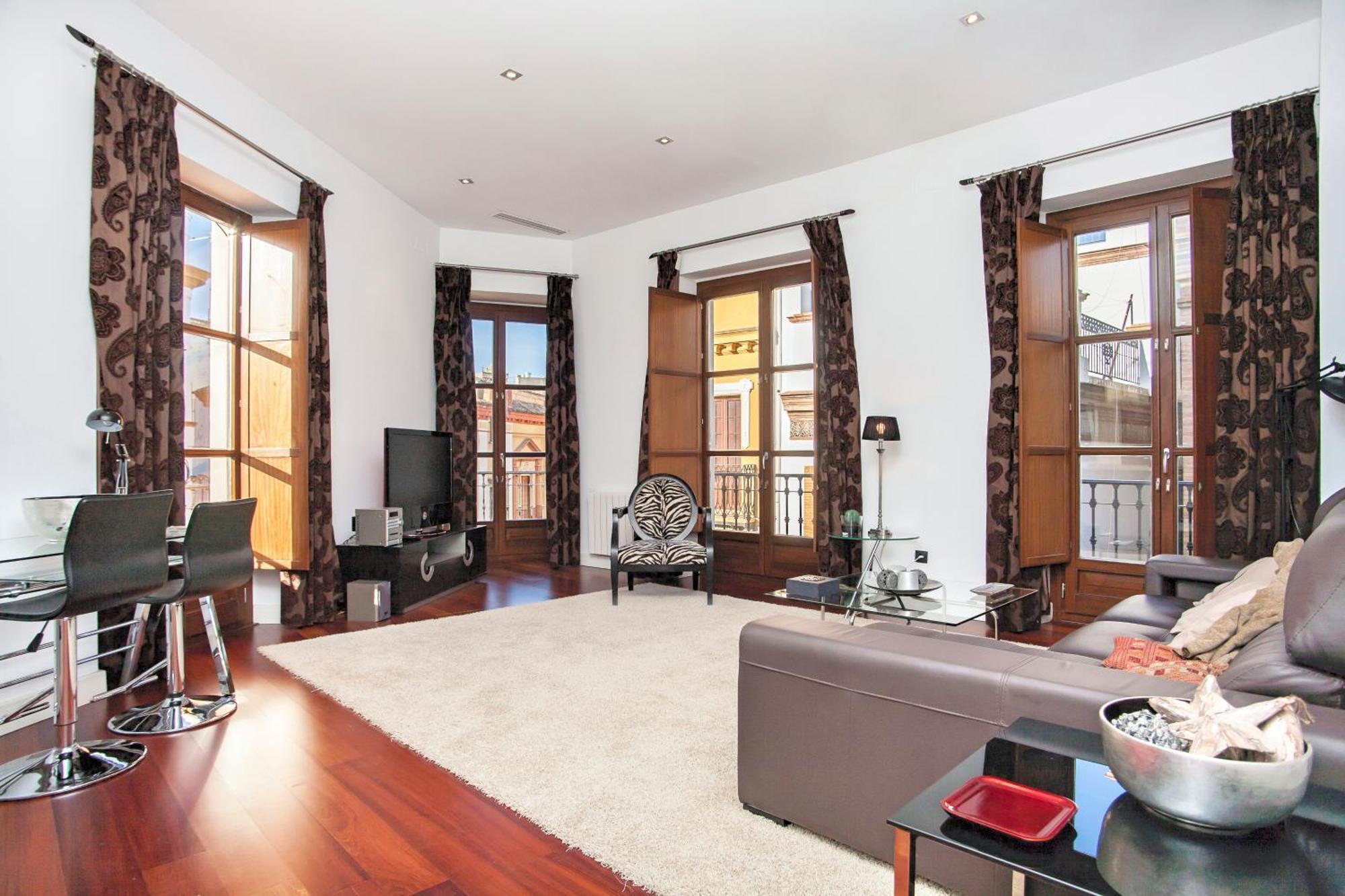 Cathedral Apartment, Upper Floor Apartment 세비야 외부 사진